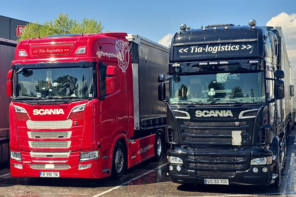 o parte din flota de camioane Scania a firmei Tia Logistics